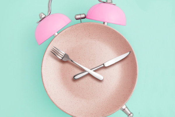 Plate with cutlery as a clock